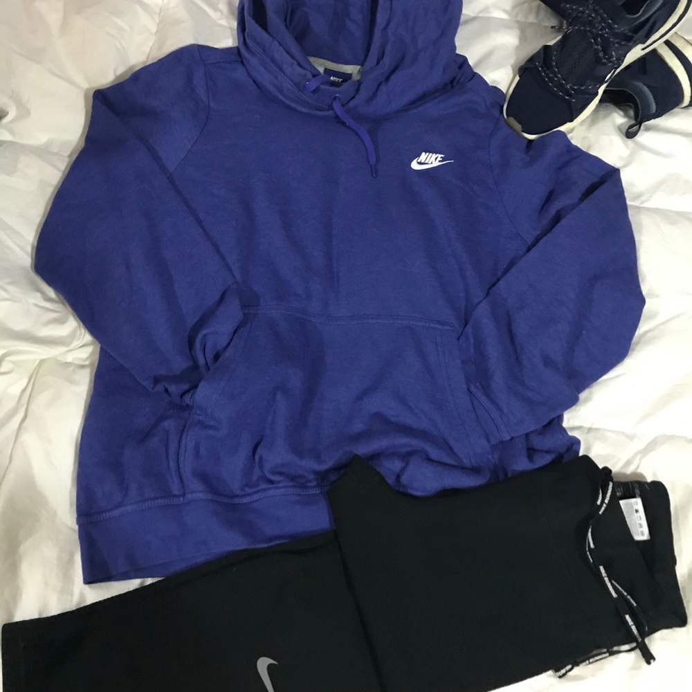 Nike sweatshirt